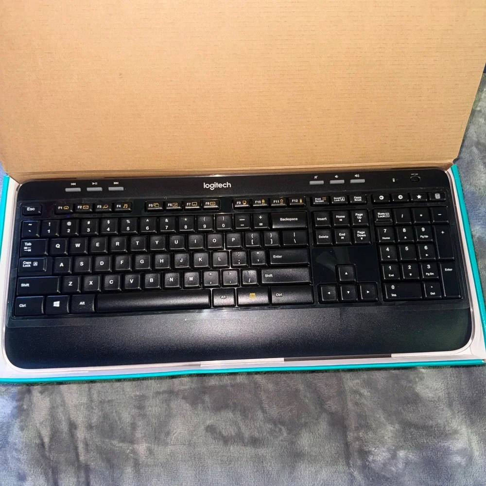 Logitech MK520 Wireless Keyboard Black Full Size * NO DONGLE OR MOUSE In Box